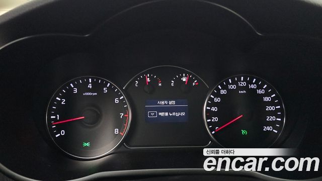 Kia Carens 2014 — photo 11