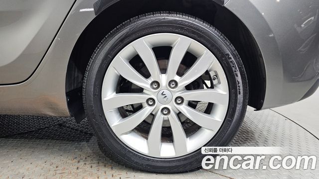 Kia Carens 2014 — photo 7