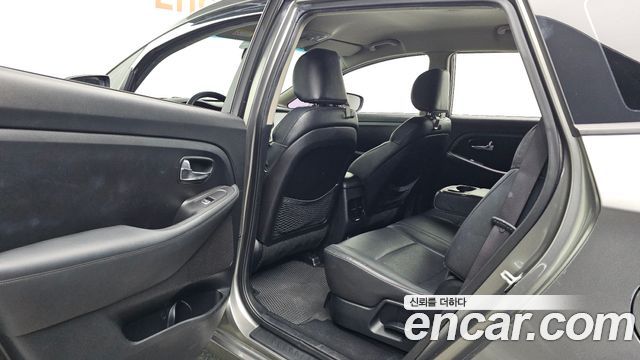 Kia Carens 2014 — photo 16