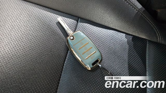Kia Carens 2014 — photo 28