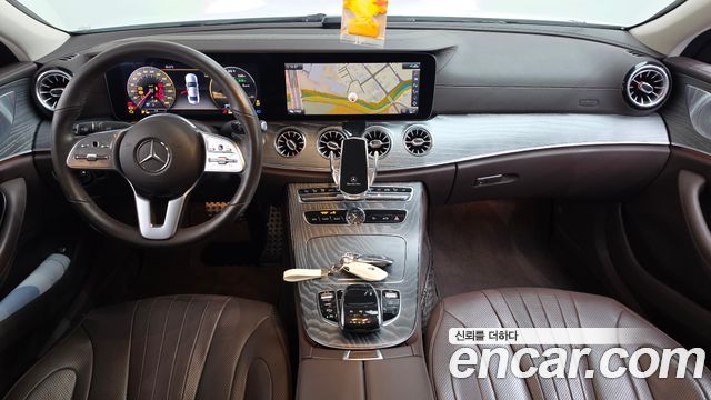 Mercedes-Benz CLS-Class 2020 — photo 10
