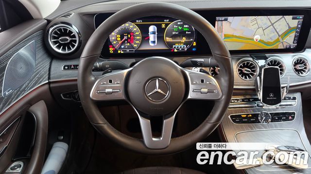 Mercedes-Benz CLS-Class 2020 — photo 19