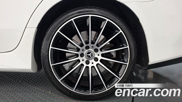 Mercedes-Benz CLS-Class 2020 — photo 7