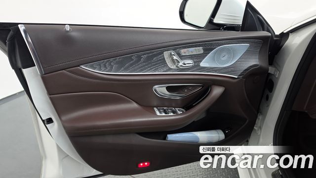 Mercedes-Benz CLS-Class 2020 — photo 14