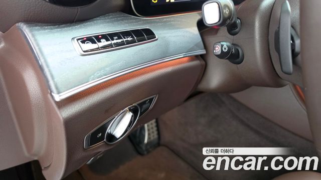 Mercedes-Benz CLS-Class 2020 — photo 28