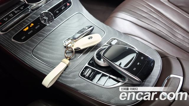 Mercedes-Benz CLS-Class 2020 — photo 32