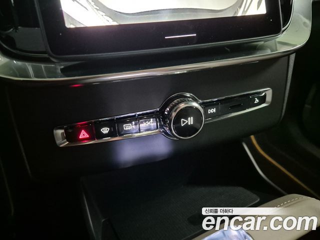 Volvo XC90 2026 — photo 17
