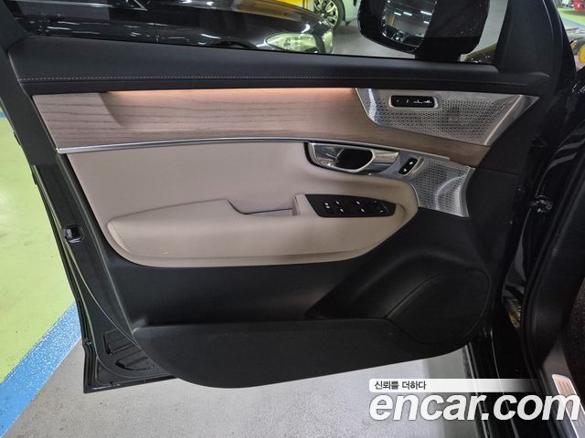 Volvo XC90 2026 — photo 18
