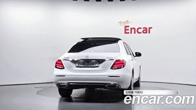 Mercedes-Benz E-Class 2019 — photo 4