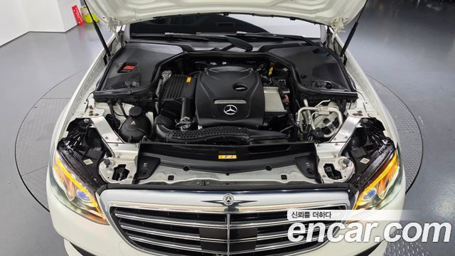Mercedes-Benz E-Class 2019 — photo 6