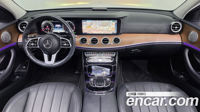 Mercedes-Benz E-Class 2019 — photo 10