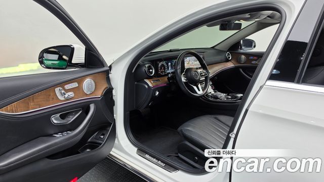 Mercedes-Benz E-Class 2019 — photo 13