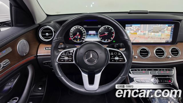Mercedes-Benz E-Class 2019 — photo 19