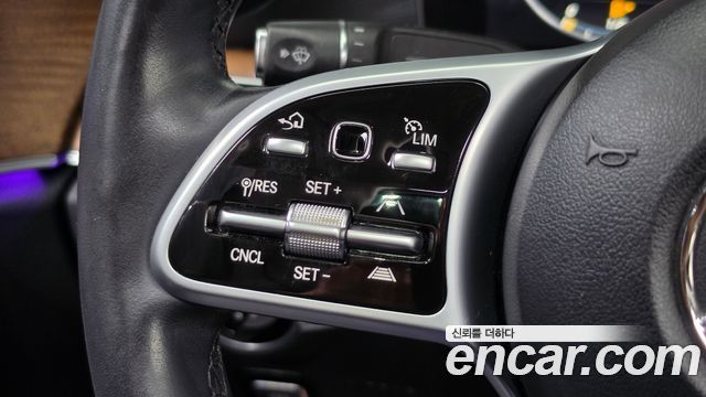 Mercedes-Benz E-Class 2019 — photo 20