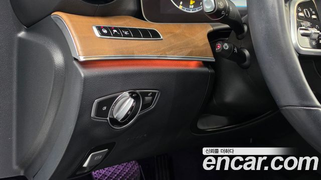 Mercedes-Benz E-Class 2019 — photo 23