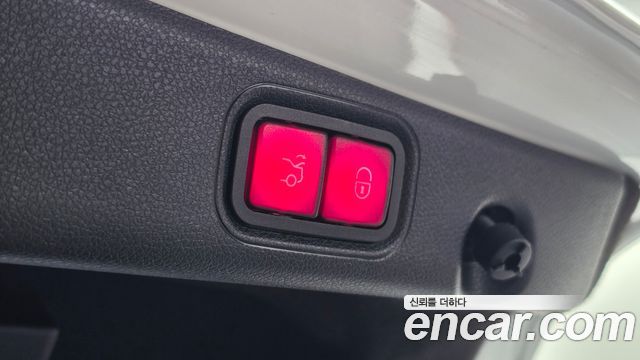 Mercedes-Benz E-Class 2019 — photo 26