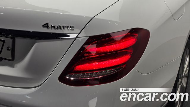 Mercedes-Benz E-Class 2019 — photo 9