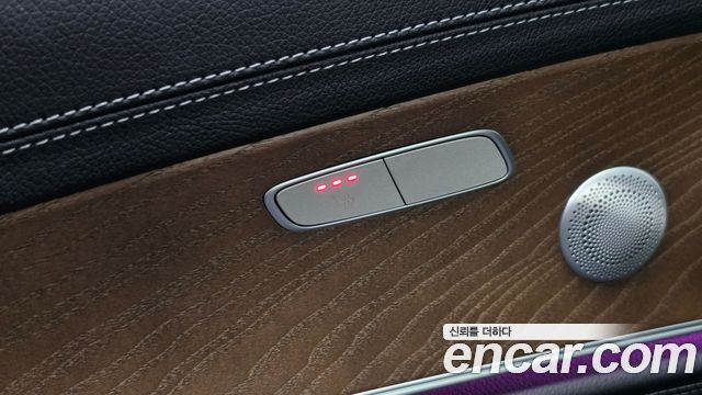 Mercedes-Benz E-Class 2019 — photo 29
