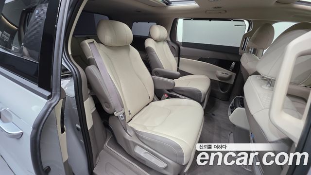 Kia Canival 2025 — photo 24