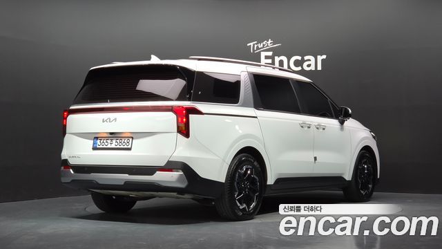 Kia Canival 2025 — photo 2