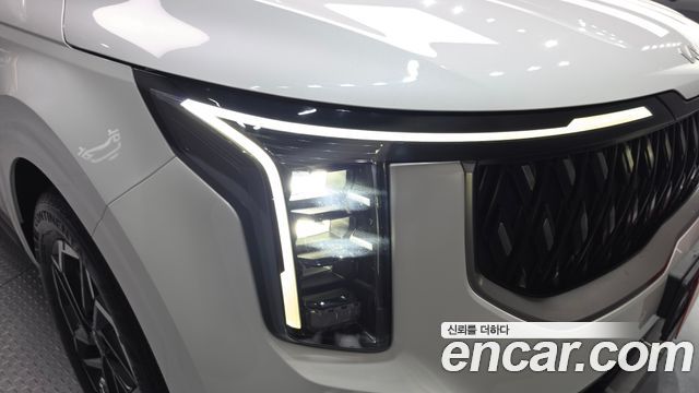 Kia Canival 2025 — photo 8