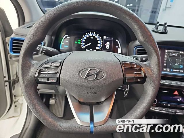 Hyundai Ioniq 2016 — photo 8
