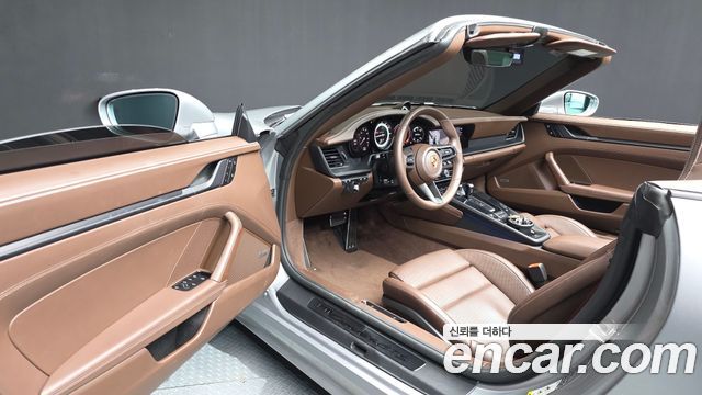 Porsche 911 2022 — photo 10