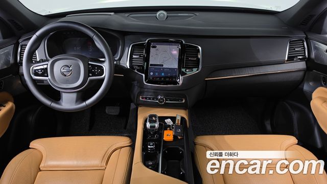Volvo XC90 2023 — photo 10