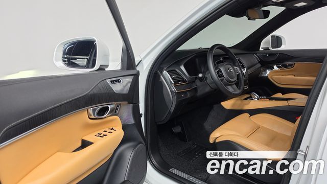 Volvo XC90 2023 — photo 13