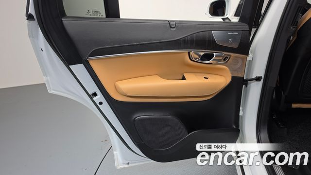 Volvo XC90 2023 — photo 15
