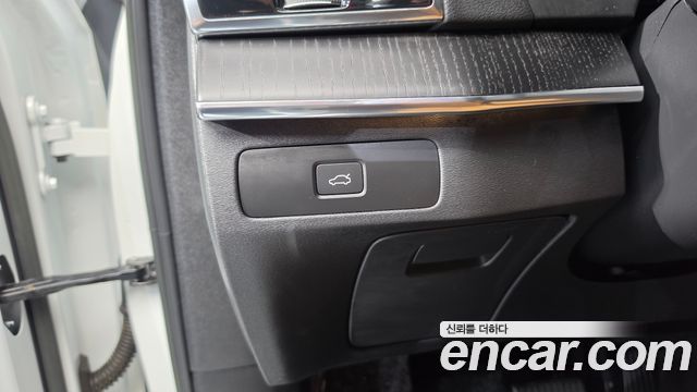 Volvo XC90 2023 — photo 28