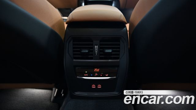 BMW 3-Series 2024 — photo 17