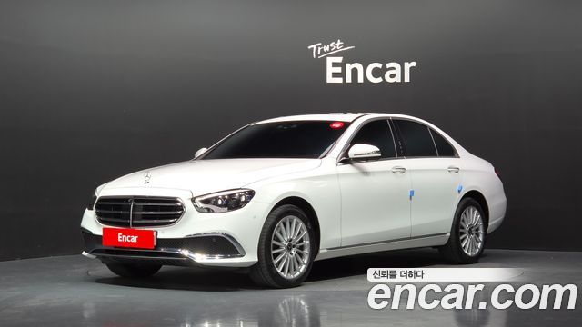 Mercedes-Benz E-Class 2023 — photo 1