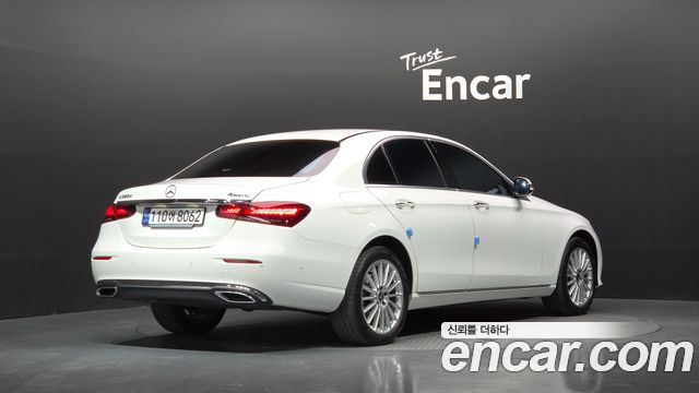 Mercedes-Benz E-Class 2023 — photo 2