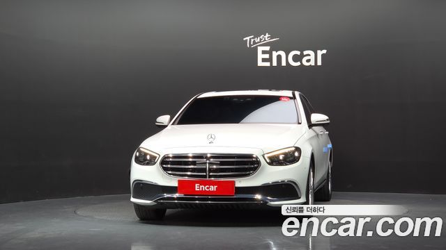 Mercedes-Benz E-Class 2023 — photo 3