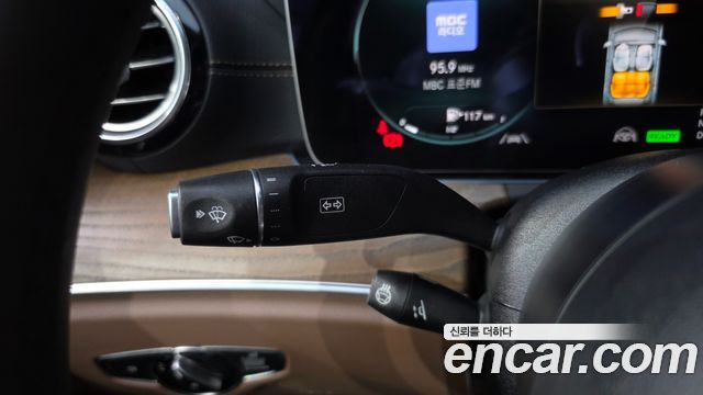 Mercedes-Benz E-Class 2023 — photo 27