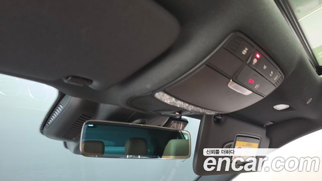 Mercedes-Benz E-Class 2023 — photo 31