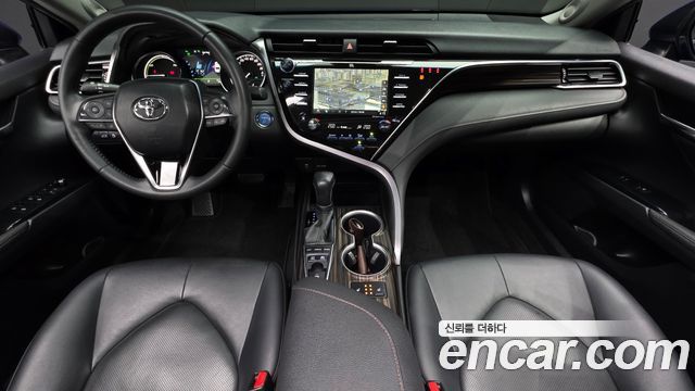 Toyota Camry 2018 — photo 10