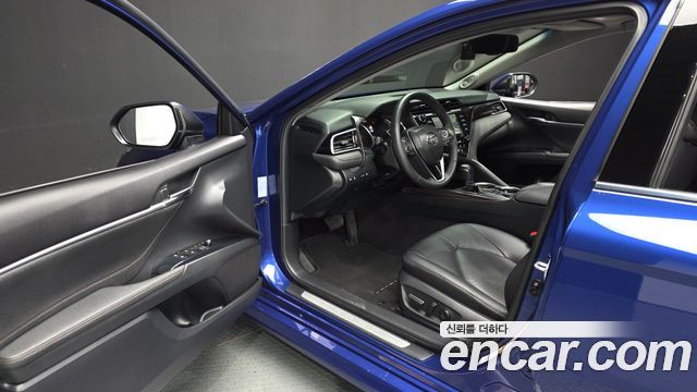 Toyota Camry 2018 — photo 13