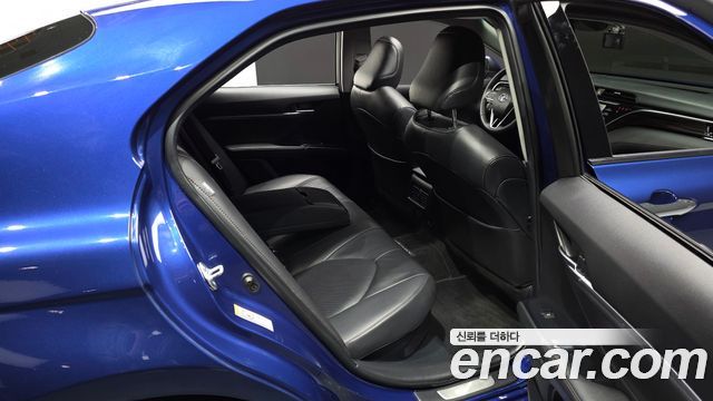 Toyota Camry 2018 — photo 18