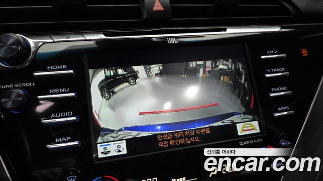 Toyota Camry 2018 — photo 21