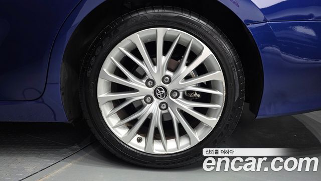 Toyota Camry 2018 — photo 7