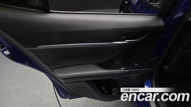 Toyota Camry 2018 — photo 15