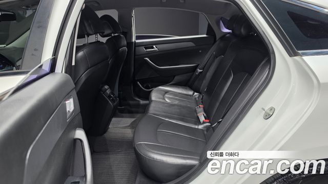 Hyundai Sonata 2017 — photo 11