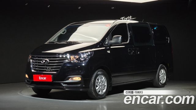 Hyundai Starex 2020 — photo 1