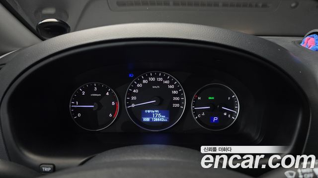Hyundai Starex 2020 — photo 8