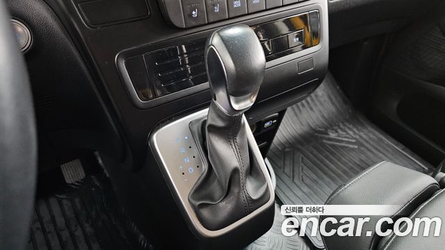 Hyundai Staria 2023 — photo 12