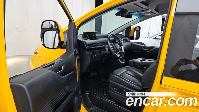 Hyundai Staria 2023 — photo 13
