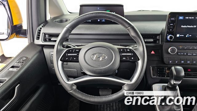Hyundai Staria 2023 — photo 19
