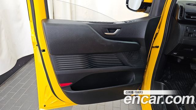 Hyundai Staria 2023 — photo 14